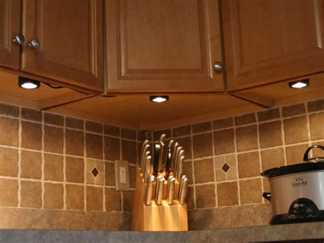 Puck Lights and Undercabinet Lights 